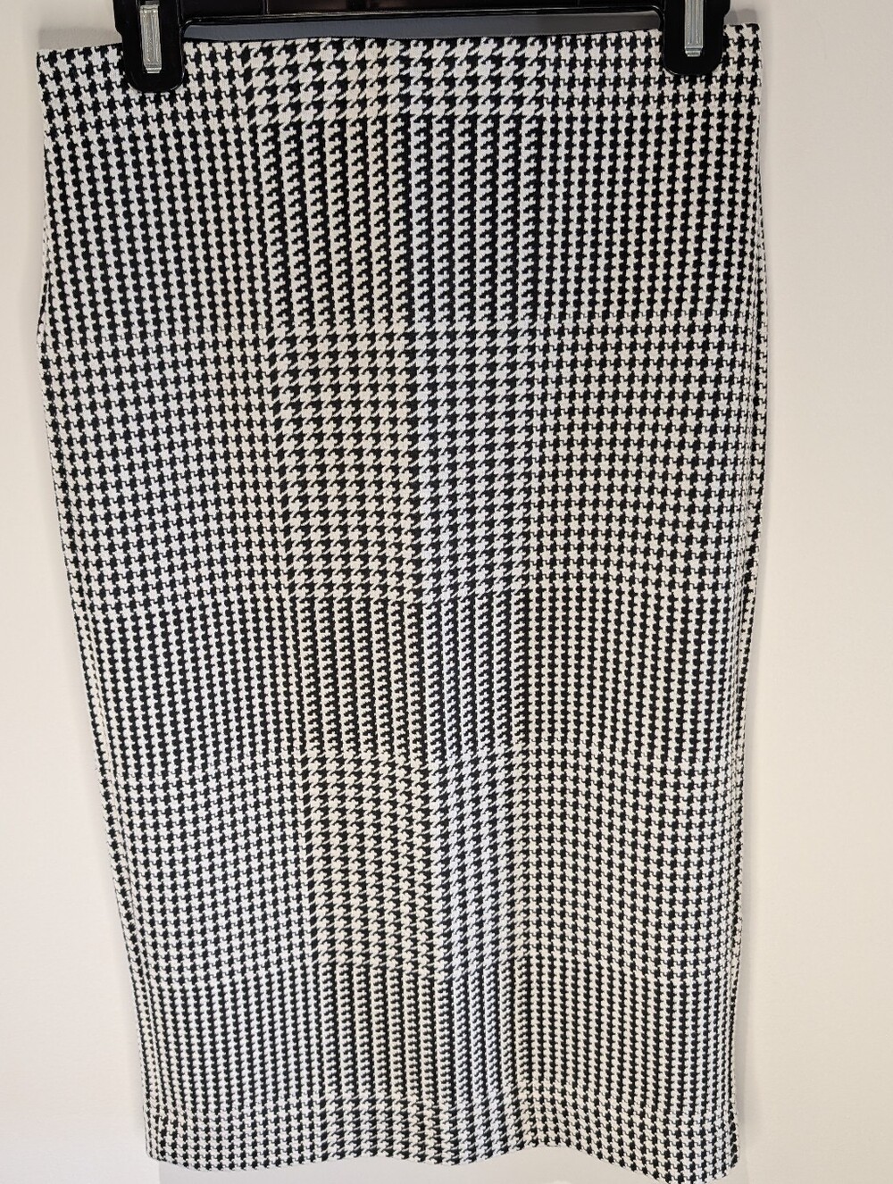 Ann Taylor Black & White Houndstooth Pencil Skirt Size 4 Textured Stretch Work